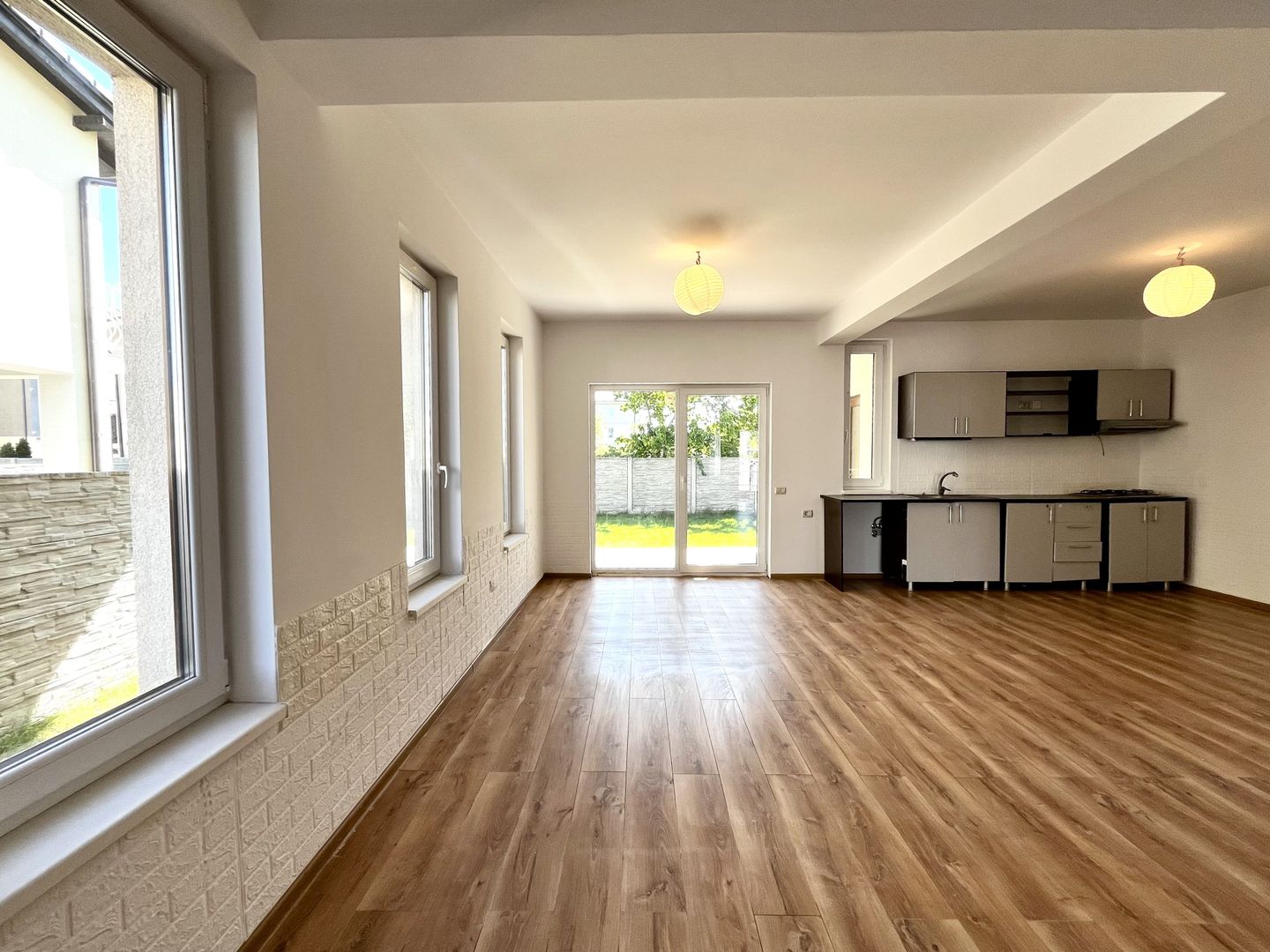 Duplex spațios și luminos | Giroc | Ideal locuință/ birou / grădiniță - Poză 3