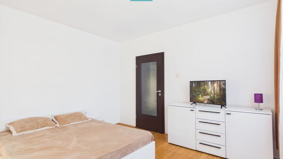 Casă individuală 8 camere - Dudeștii Noi - Poză 16