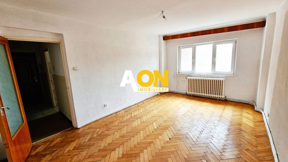 Apartament 3 camere, decomandat, zona Liceului Sportiv - Poză 1