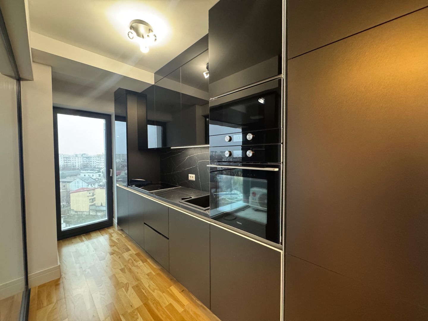 2 CAMERE | THE ADDRESS 102 || BARBU VACARESCU - Poză 4