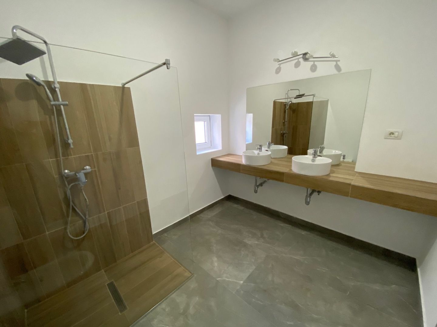 Casa individuala moderna in zona de Nord - Poză 15