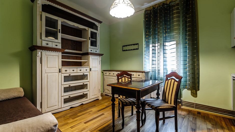 Apartament ultracentral cu destinație multiplă - Poză 1