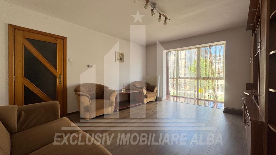 Apartament 3 camere | De vanzare | 70 mp | Etaj 1 | Renovat | Cetate - Poză 2