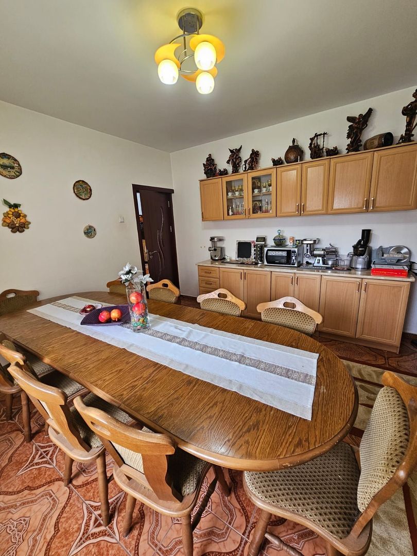 Casa- Str Tismana, zona Spitalul nr 1 - Poză 9
