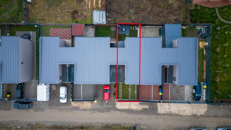 Casă înșiruită de vânzare în Sânpetru | Mobilată și utilată premium - Poză 27