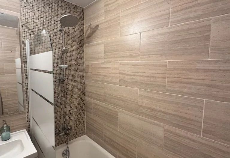 AP. 2 CAMERE PRIMA INCHIRIERE, COMPLET RENOVAT, BUCATARIE INCHISA - Poză 17