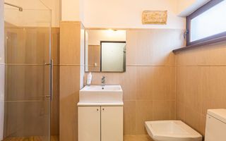 Apartament 4 camere si Curte Proprie | Parcare Inclusă - Poză 5