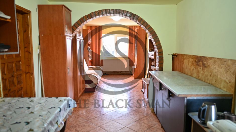 Casa cu 7 camere de vanzare | Zona Centrala, Baicoi | Comision 0% - Poză 12