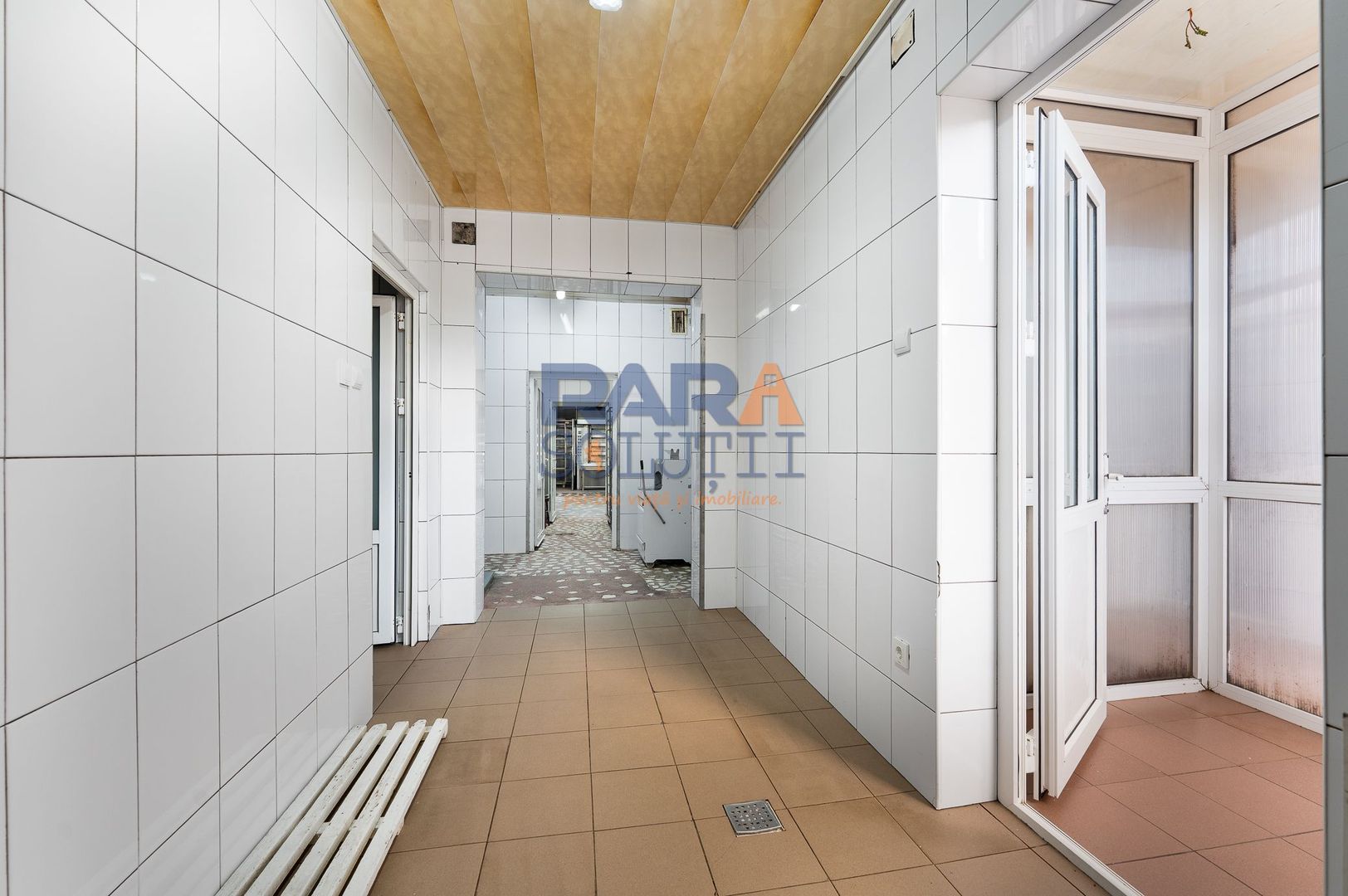 Spațiu de producție cu dotări complete: brutărie, patiserie și magazin - Poză 12