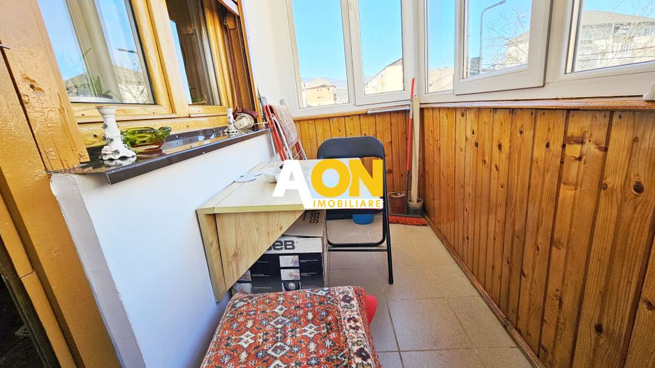 Apartament 3 camere, 2 bai, etaj 2, Cetate, zona Scolii Mihai Eminescu - Poză 2