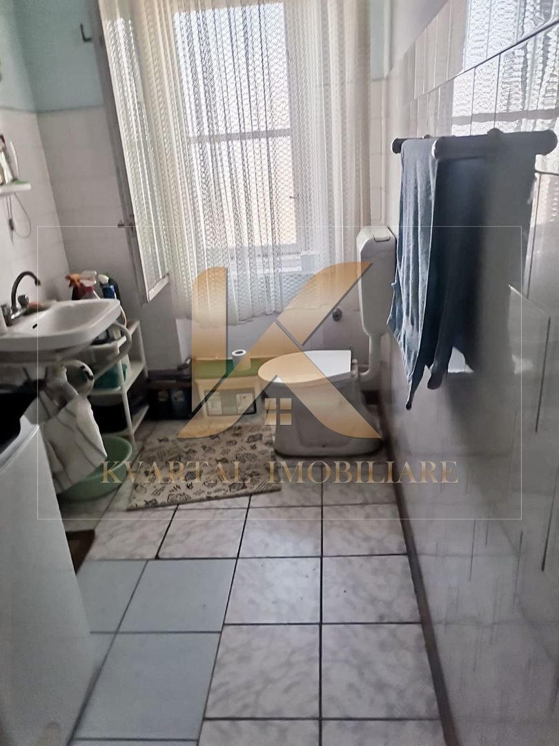 Apartament generos cu 4 camere , zona Centrală! - Poză 8