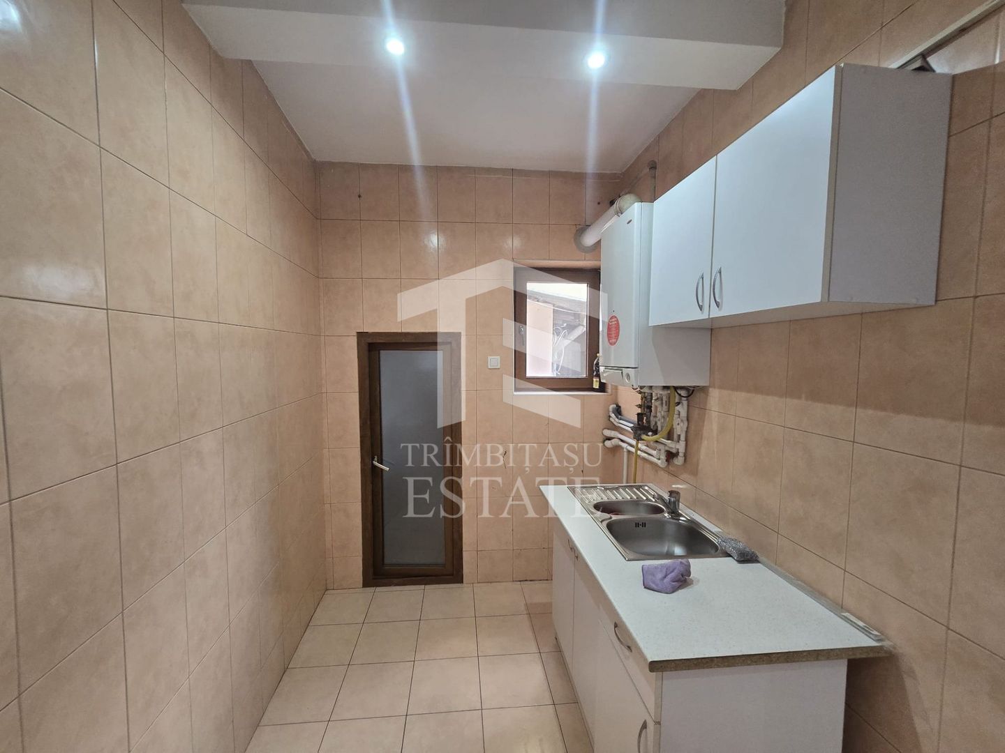 CENTRU- Casa ideala pentru birouri | studio | cabinet | gaz | curte - Poză 15