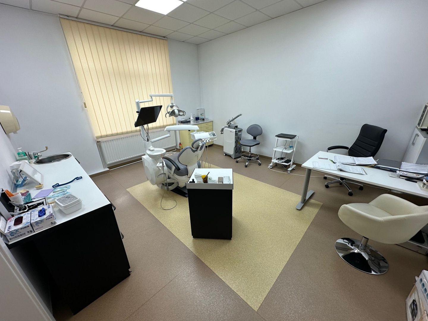 Apartament  4 camere în clădire istorica transformat în SAD - Poză 1