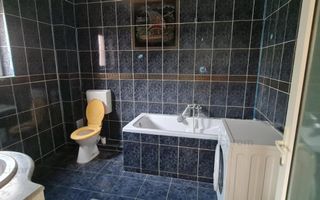Casa individuala cu 2 apartamente, 6 camere,teren 403 mp,ASTRA. - Poză 7