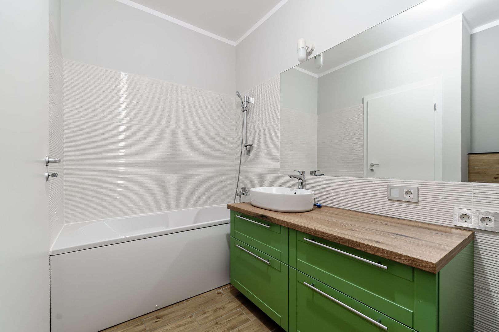 PROPRIETATE VANDUTA Apartament ARED spectaculos cu gradina si garaj - Poză 7