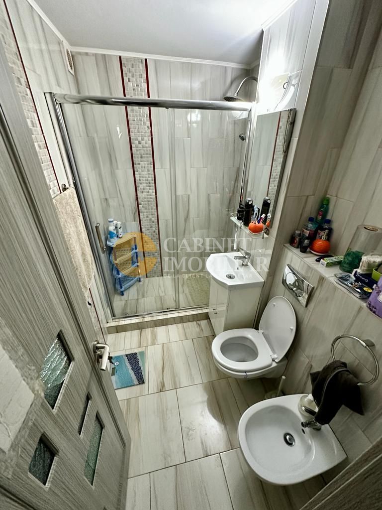 Apartament cu 4 Camere Decomandat - Parter Inalt - Zona Nicolina-Frumoasa - Poză 7