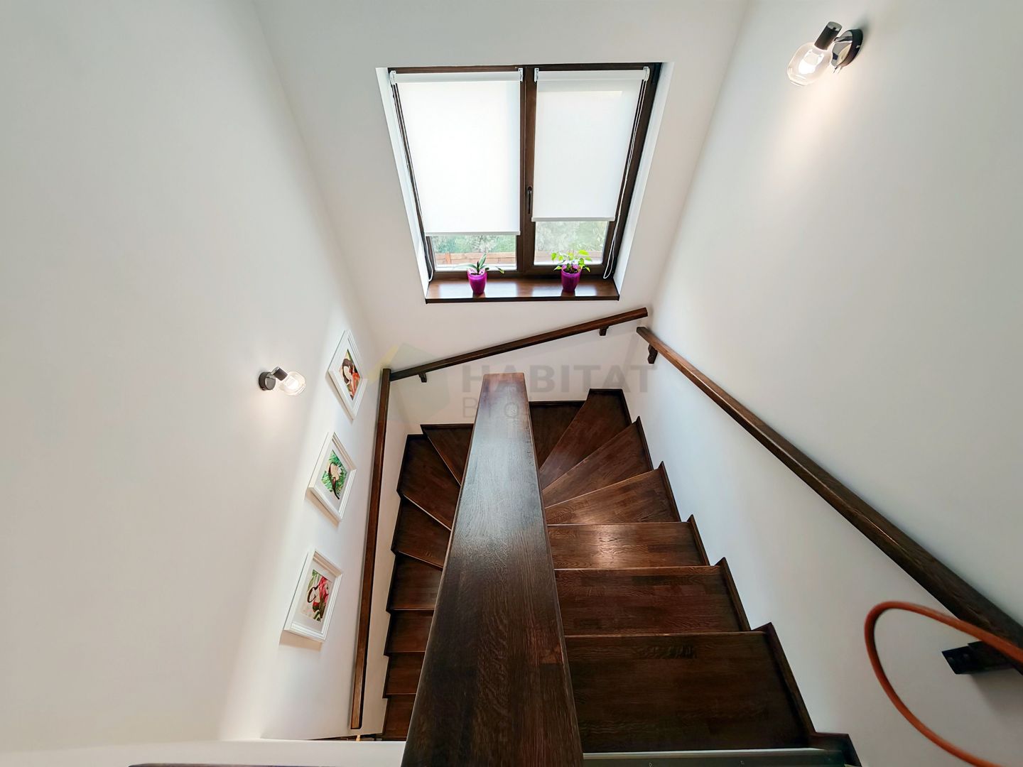 Prima inchiriere, vila cocheta, cu accente exotice - Poză 20