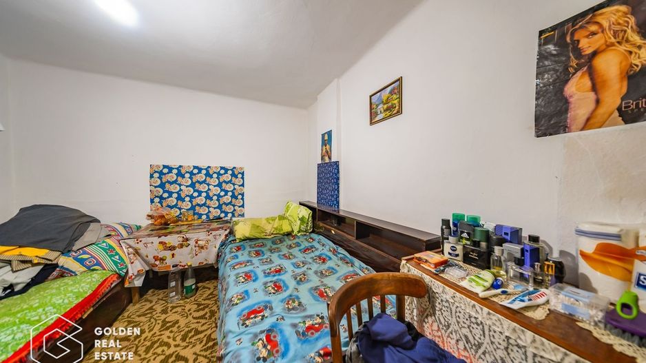 Casa cu 2 corpuri de cladire si teren 762 mp,  zona excelenta (Gradiste) - Poză 10