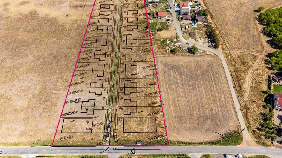 Teren cu PUZ in Livada  Arad, 33 parcele cu acces - Poză 1