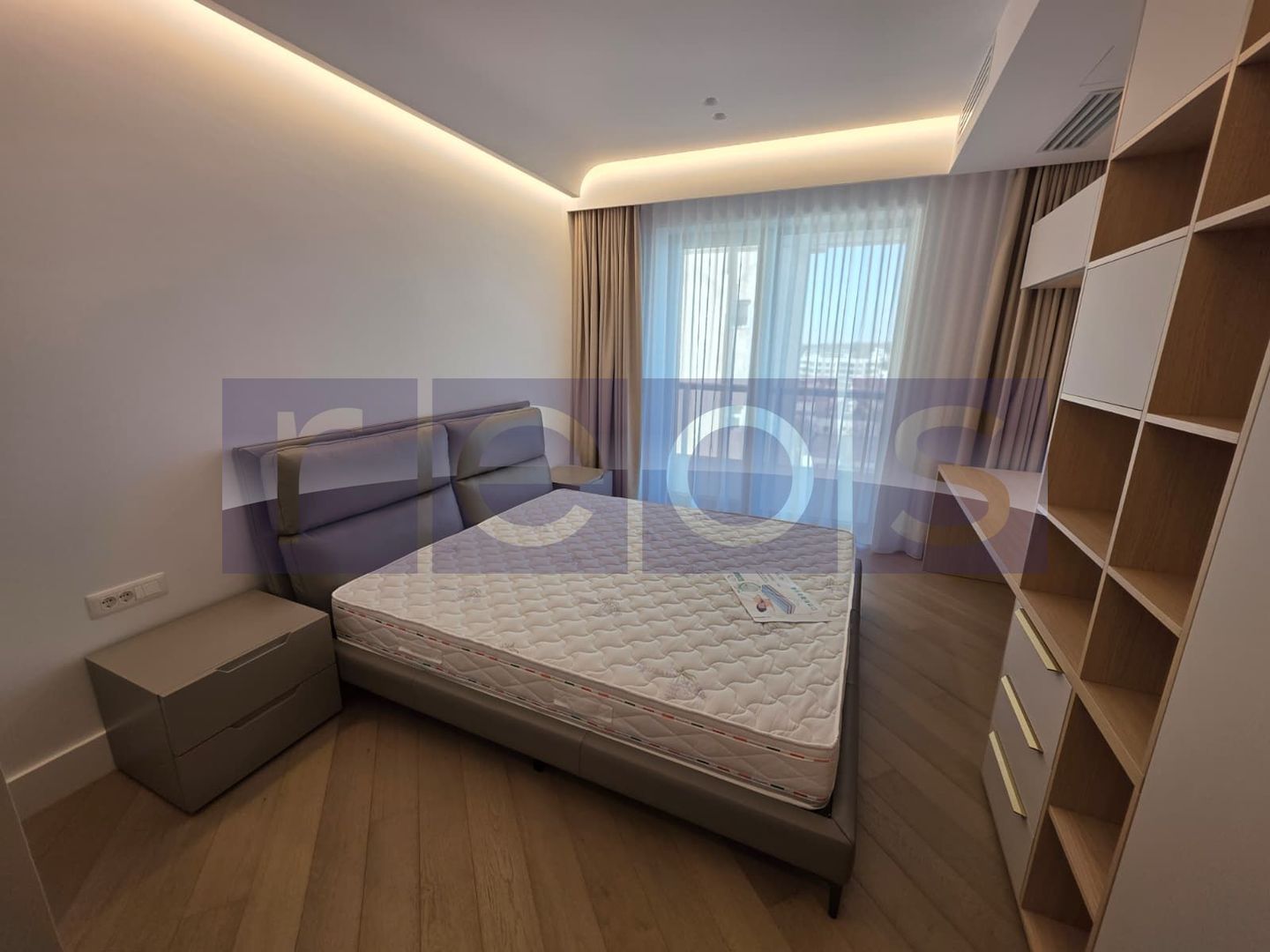 VANZARE APARTAMENT 101MP | 3 CAMERE | MOBILAT-UTILAT LUX | TERASA 26MP - Poză 12