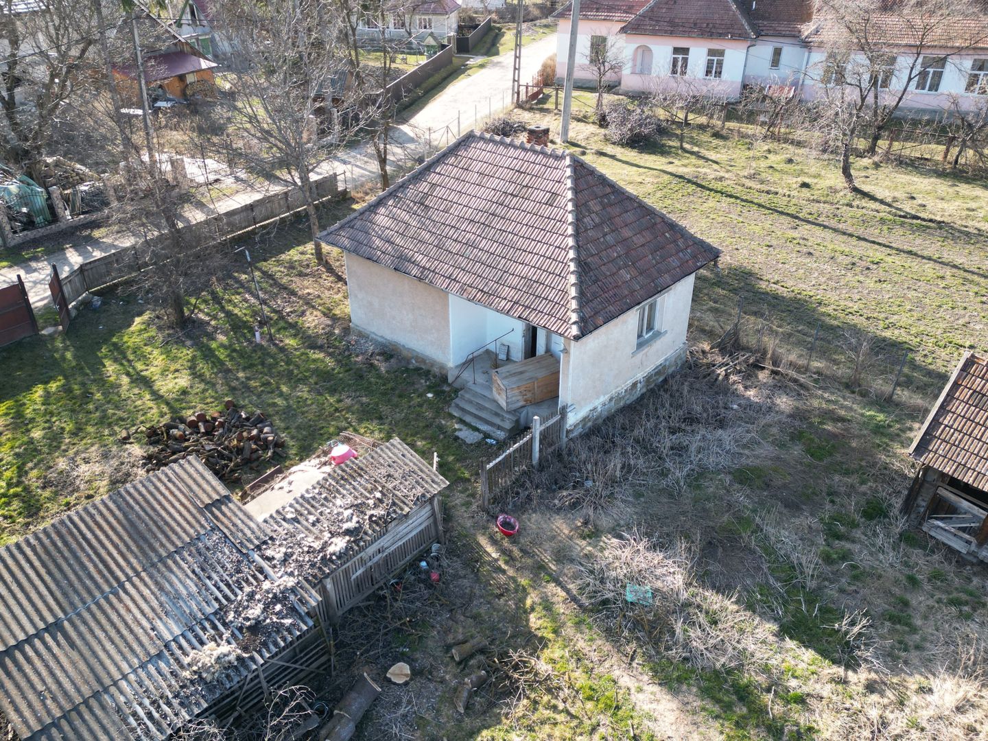 Casă 2 camere 52 mp + teren 1.605 mp Boroșneu Mic - Poză 3