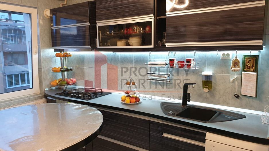 Apartament 4 camere Tractorul - Poză 1