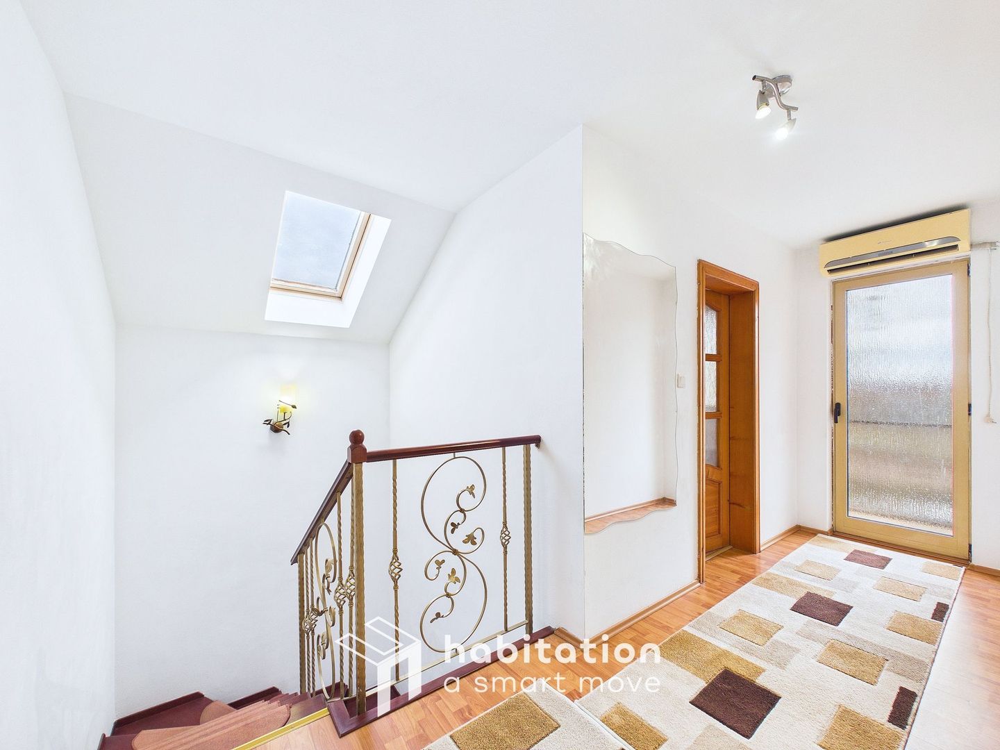 Casă ideală familie sau birou, cu curte și garaj | Braytim - Fratelia - Poză 12