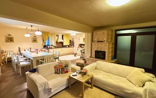 Vilă cu 10 camere P+2E+M 400 M² utili 2800 M² Teren Comandau - Poză 3