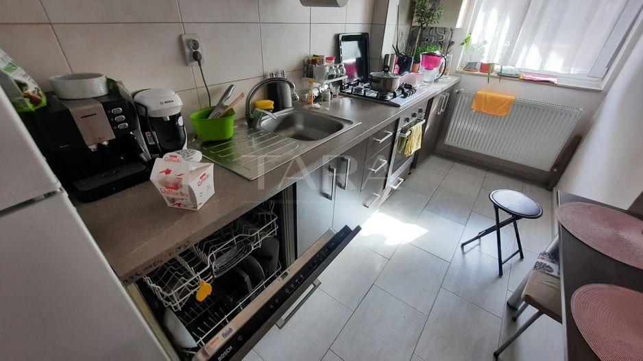 Apartament 40MP + parcare subterana 12.5MP + balcon 7MP - Poză 1