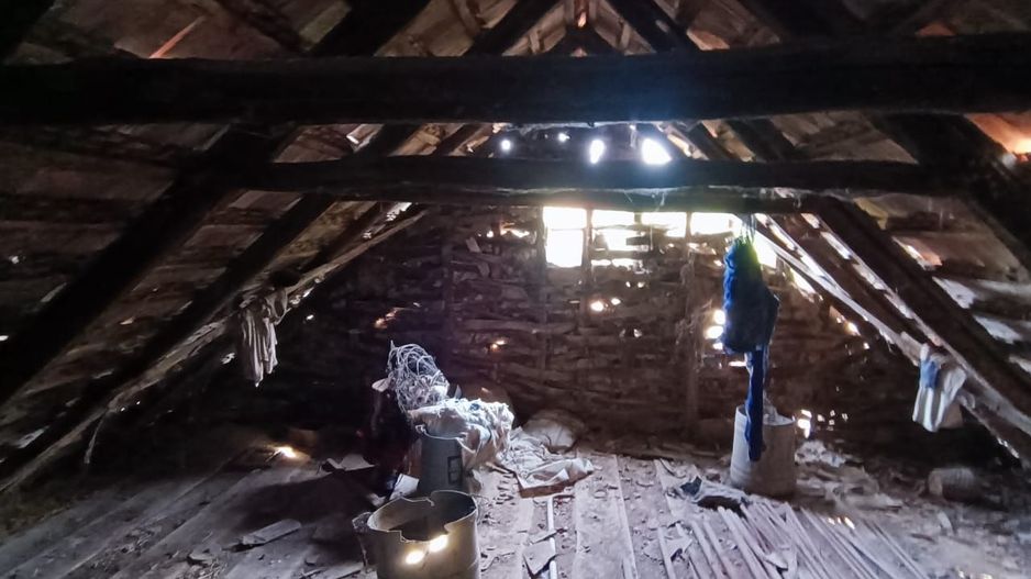 🏡  Teren generos cu Casă de Poveste în Șiria, Arad- Locație Rară - Poză 14
