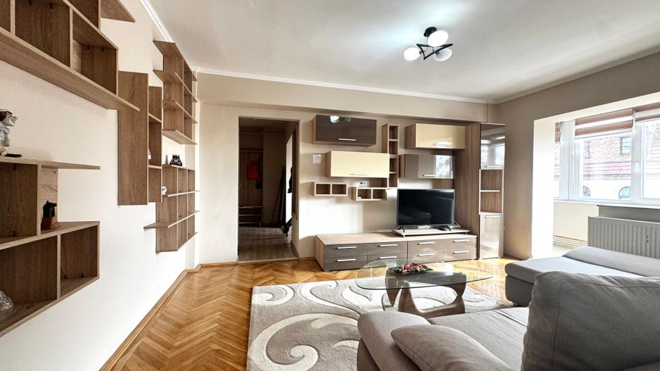 Apartament 2 camere, spațios,  în inima Timișoarei -  Piața Victoriei - Poză 1