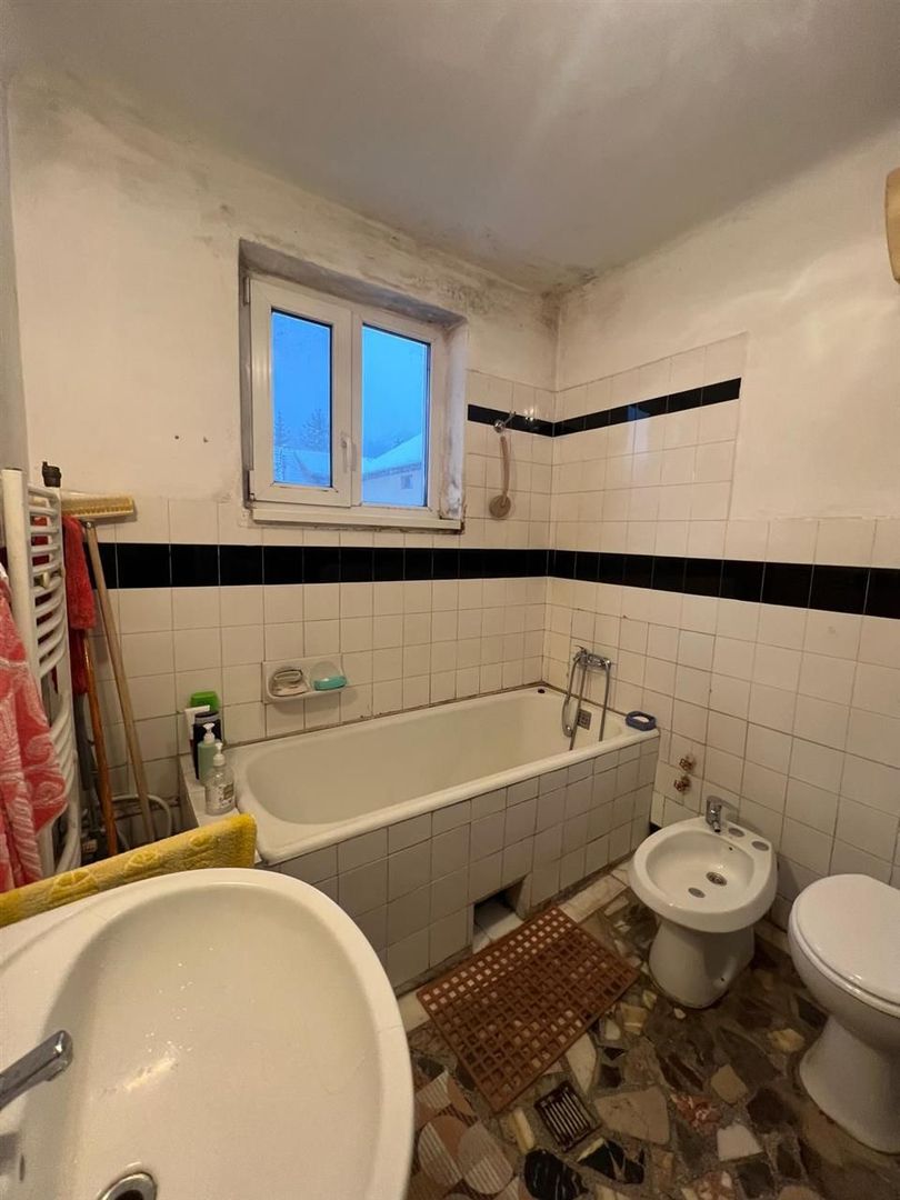 Duplex cu 5 camere in zona centrala - Poză 8
