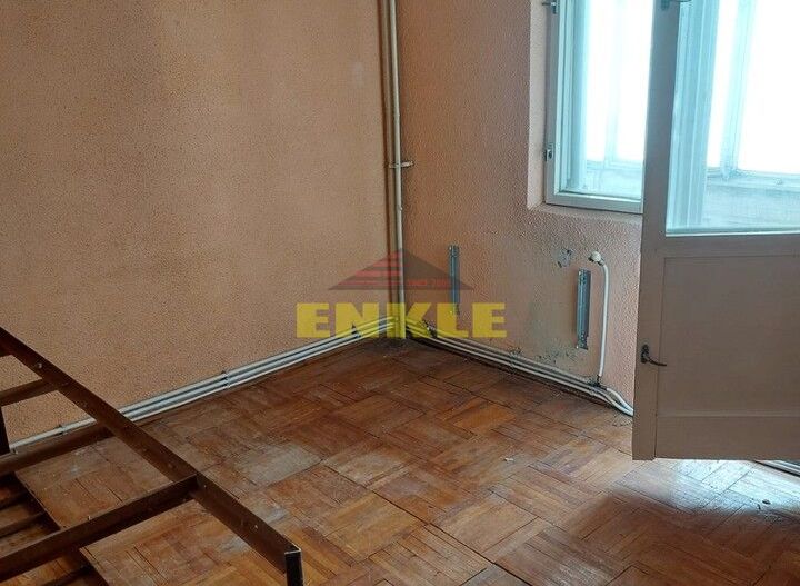 De vânzare apartament cu 3 camere decomandat, zona Piața Mare - Poză 1