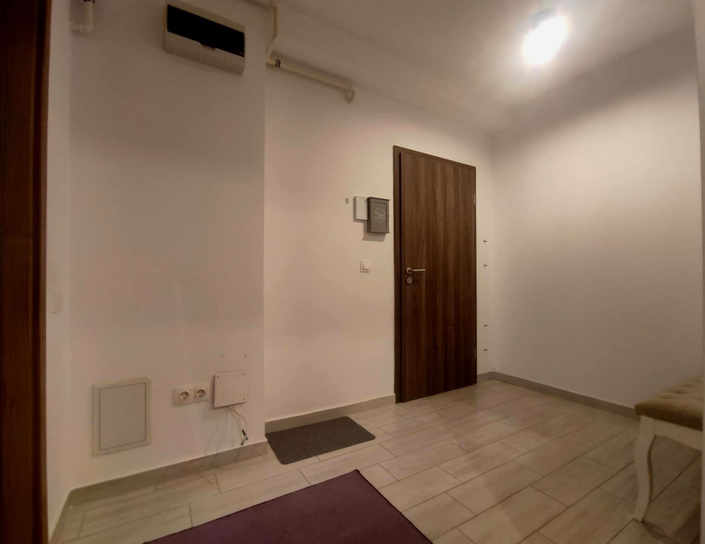 Inchiriem apartament 2 camere spatios intr-un bloc tip vila zona Tractorul - Poză 14