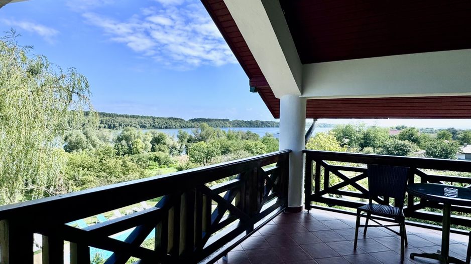 Hotel 20 camere Delta Dunarii 50 m deschidere teren 6000 mp acces auto - Poză 20