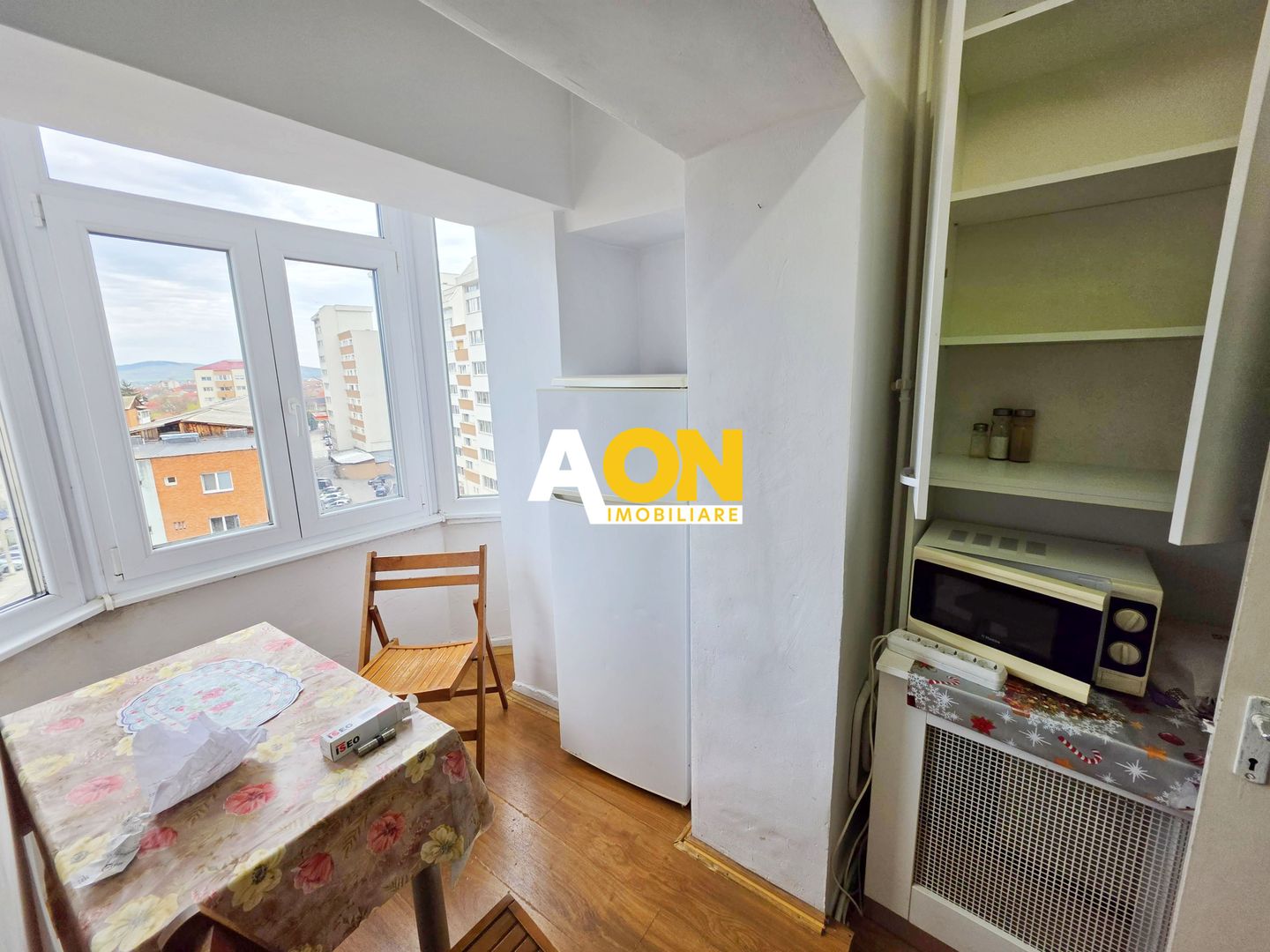 Garsoniera decomandata, 28 mp utili, zona Parc Cetate - Poză 6