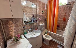 Apartament la casă de 2 camere, Medias - Poză 9