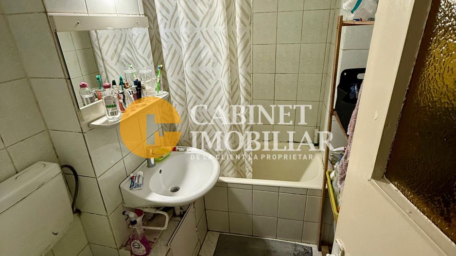 2 Camere Decomandat -  Etaj 2 - Bld. Alexandru Cel Bun - Poză 6