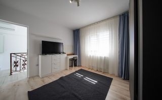 Vila P+1, complet mobilată și utilată-Str. Lacramioarelor - Poză 3