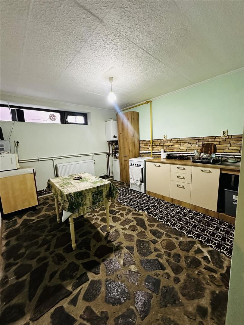 Casa 5 dormitoare 3 bai Oradea - Poză 19