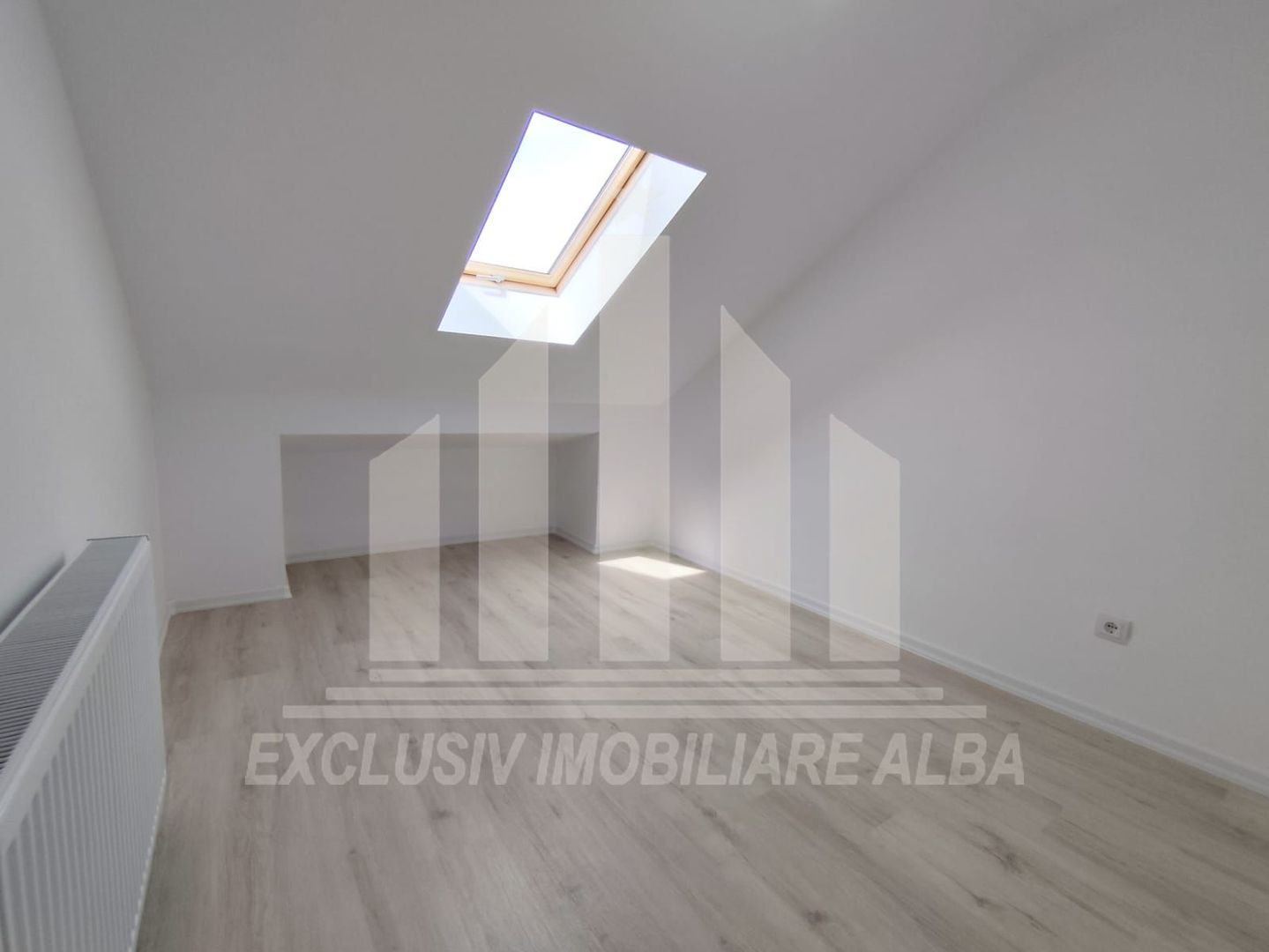 Apartament cu 5 camere decomandate, Cetate - Poză 7