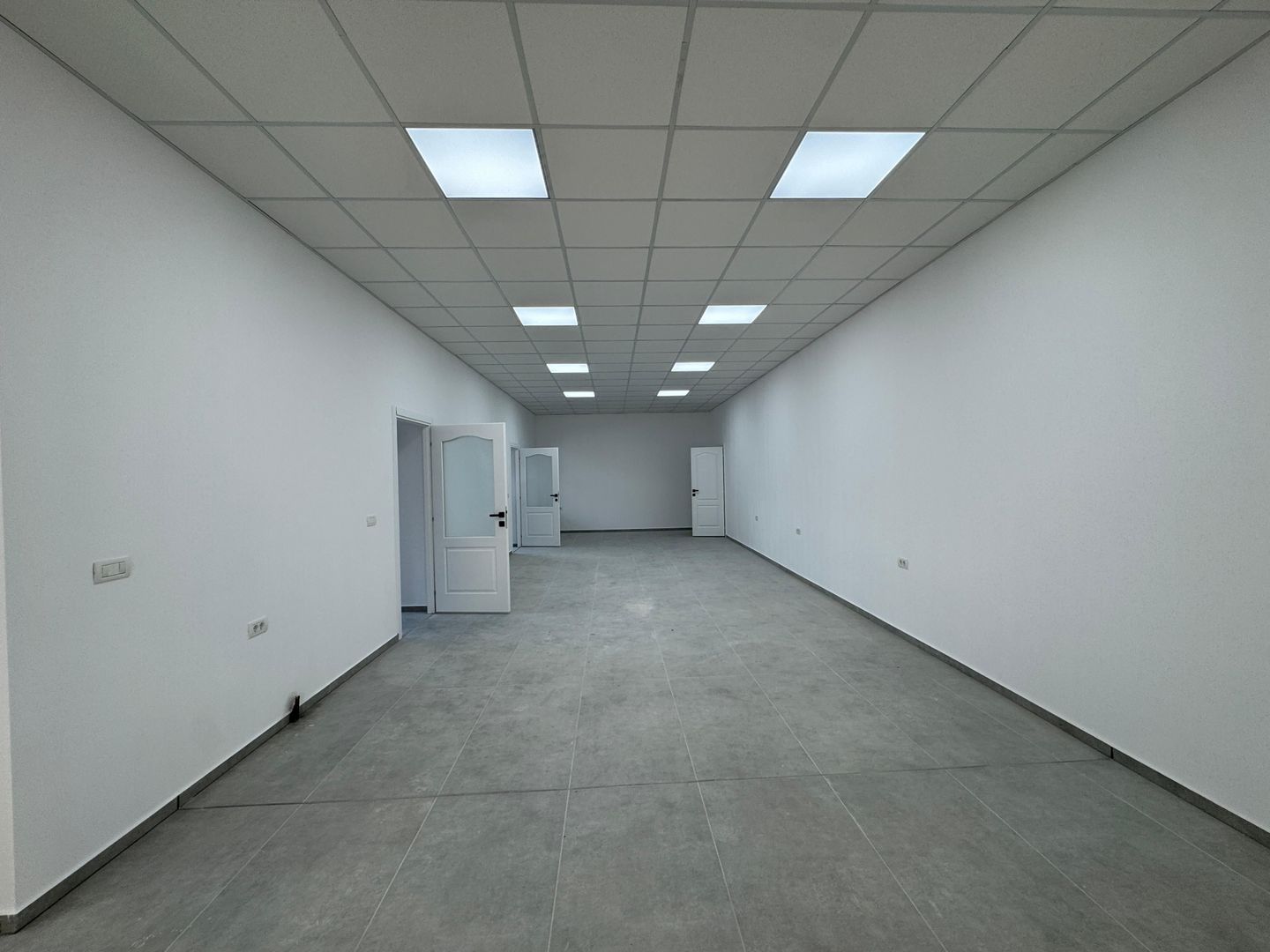 Spatiu comercial sau pentru birouri 150mp utili central, spre piata - Poză 11