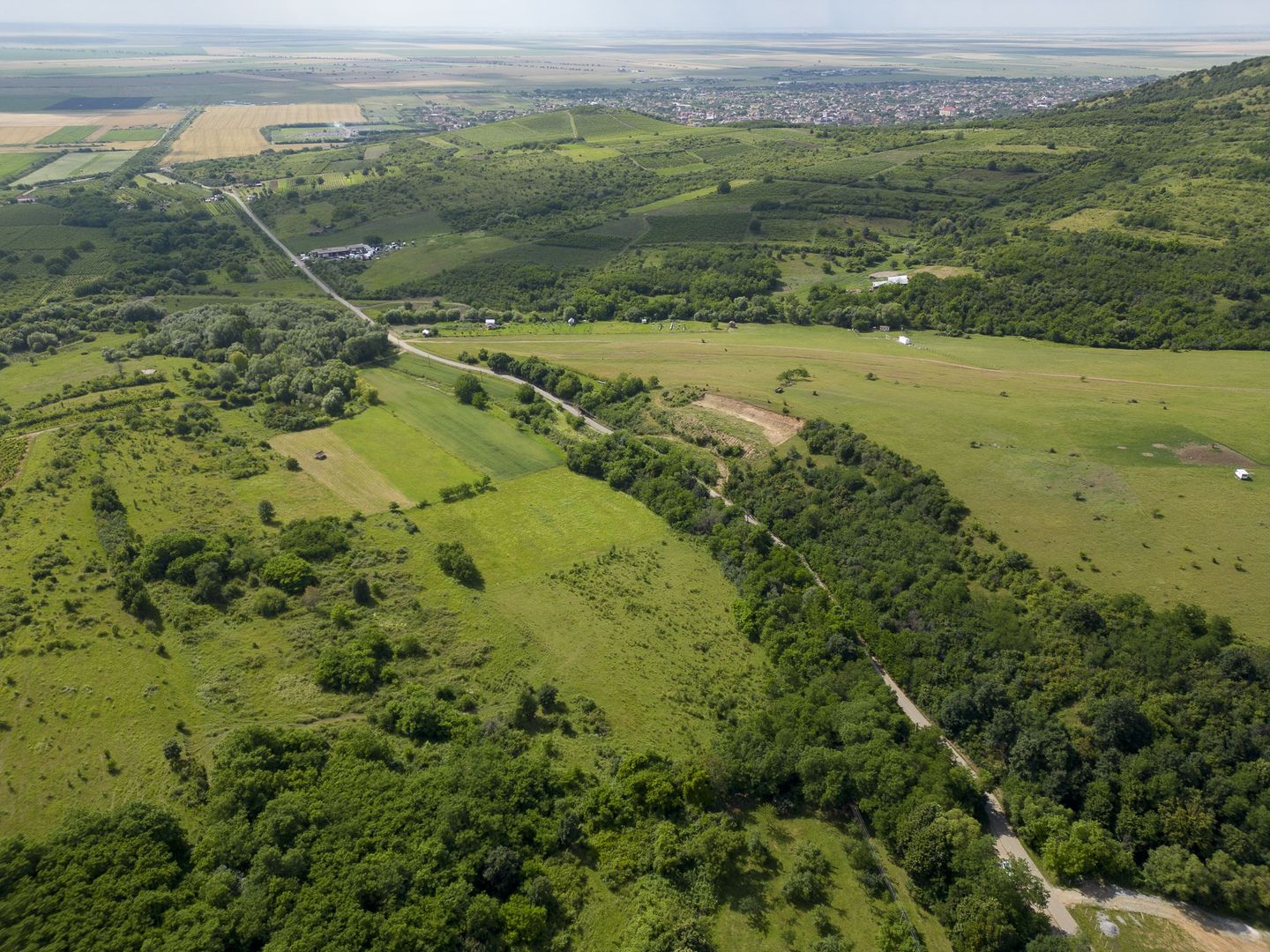 Teren intravilan lîngă Mănăstirea Feredeu - Poză 5