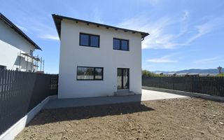 Casă individuală de vânzare – Cristian, zonă liniștită - Poză 3