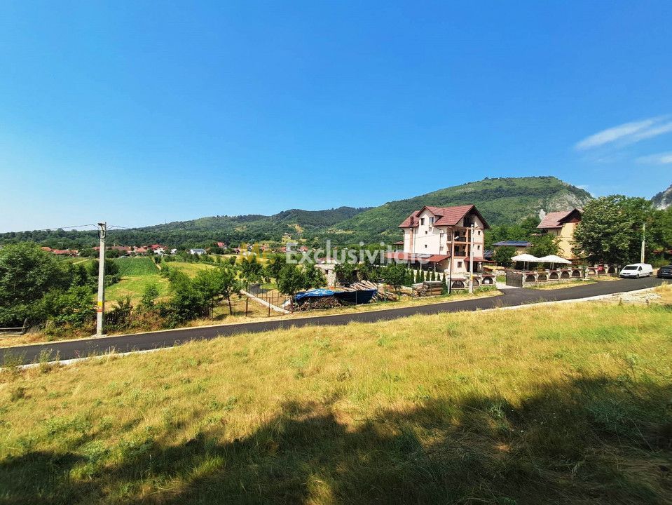 TEREN INTRAVILAN POLOVRAGI - Poză 8