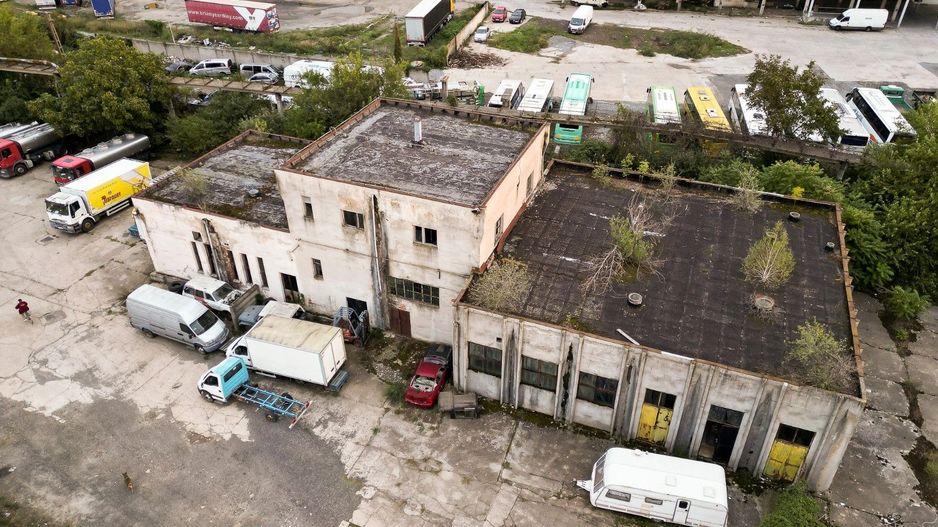 Oportunitate! Teren 6820mp cu clădiri industriale pe strada Poetului, Arad - Poză 9