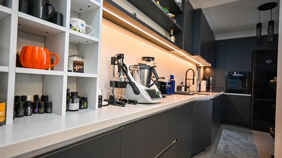 Premium Penthouse, echipat,parcare subterana,50 mp terasa,Qualis, aria Coresi - Poză 3