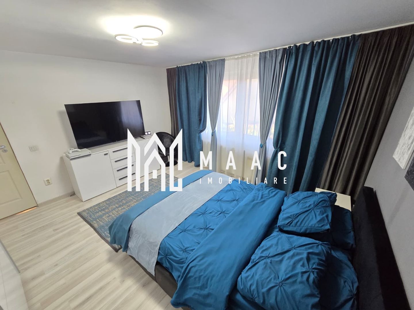 Casa 7 camere 3 bai 2 intrari Zona Garii - Poză 2