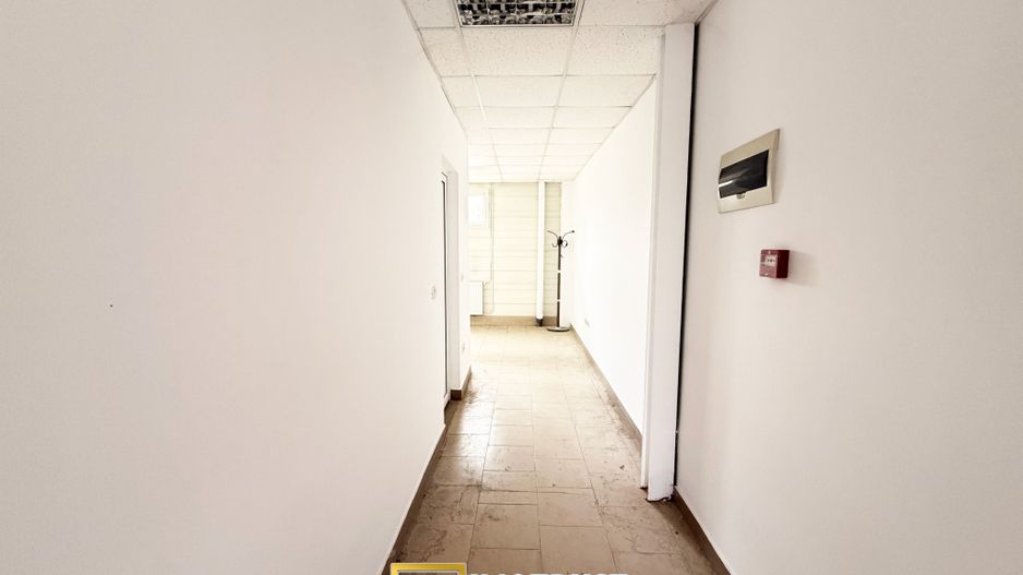 Birou de închiriat – 35 mp, parter, incintă industrială - Poză 2