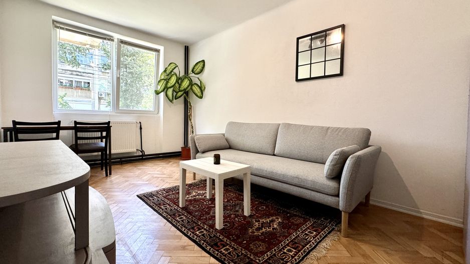Apartament 2 camere, primitor, cu garaj, in zona Centrala-Universitate - Poză 3